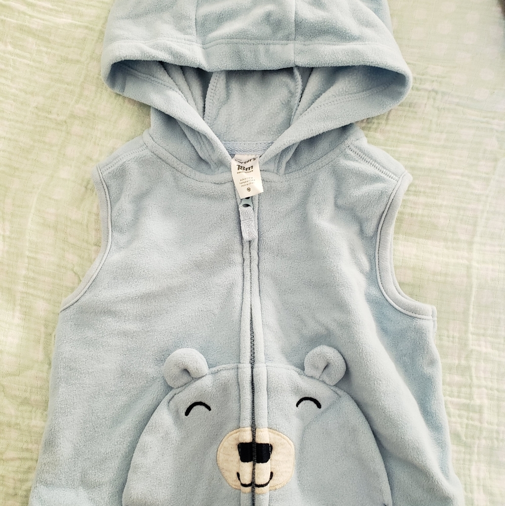 Hooded sweater vest